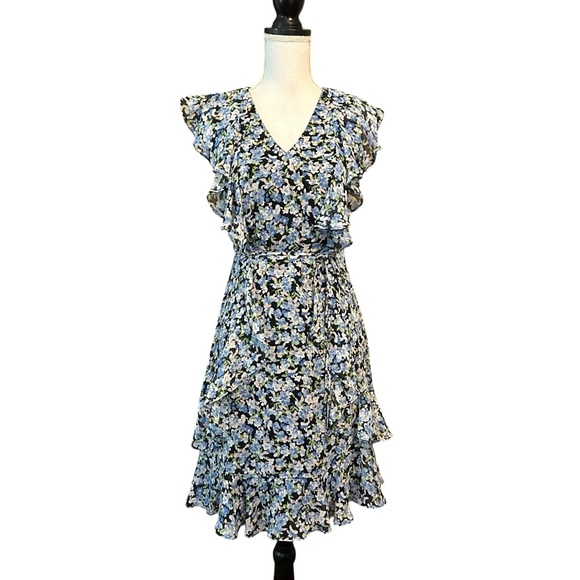 NWT Tommy Hilfiger CHIFFON FLORAL FIT & FLARE DRESS IN BLUE Women’s SZ 4 - Picture 2 of 8